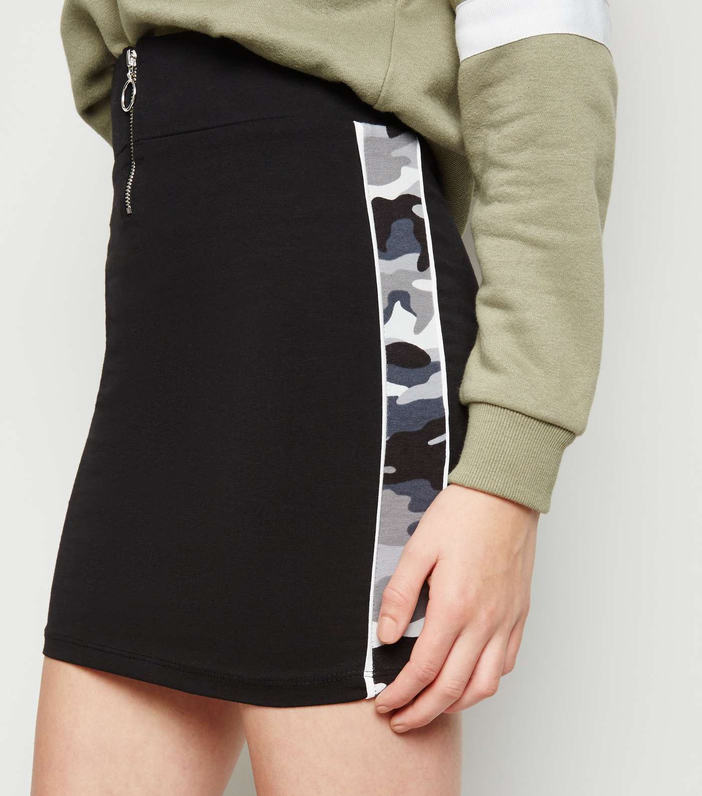 Girls Light Grey Camo Stripe Ring Zip Tube Skirt Image 5