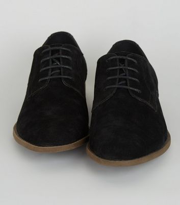 Schwarze Derby Schuhe in Wildleder Optik | New Look Schwarze Derby Schuhe in Wildleder Optik | New Look