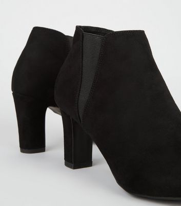 girls heeled chelsea boots