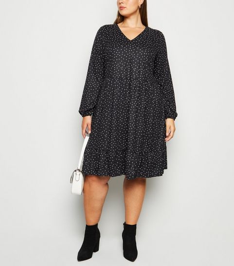 Curves – Schwarzes Kleid mit Punktmuster und langen Ärmeln