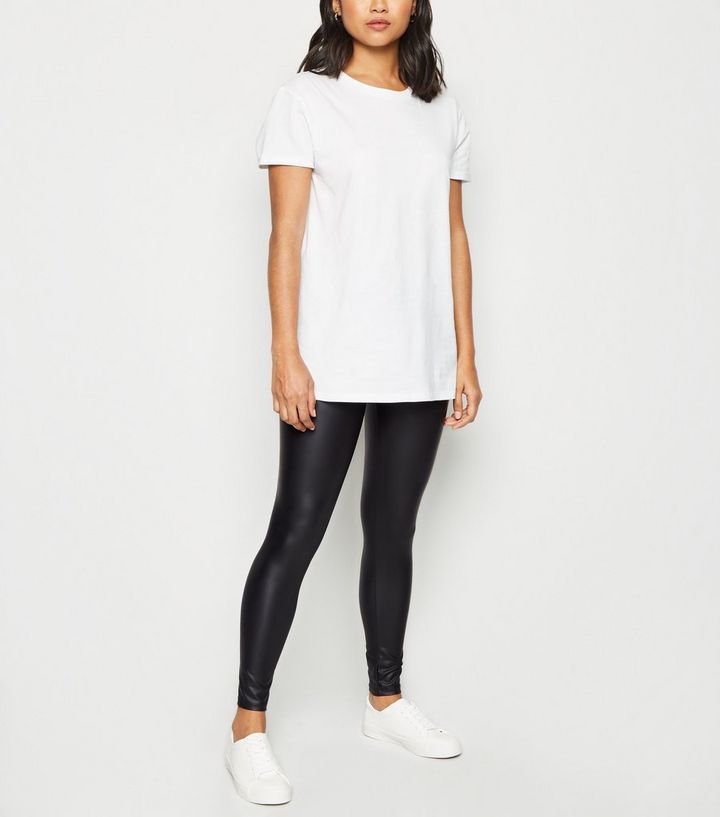 Petite Schwarze Leggings In Leder Optik New Look