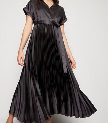 black pleated dress new look