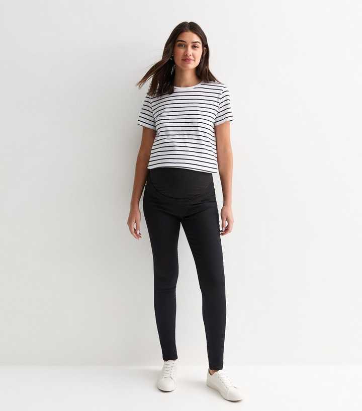 https://media3.newlookassets.com/i/newlook/634107001/womens/clothing/jeans/maternity-black-lift-shape-over-bump-emilee-jeggings.jpg?strip=true&qlt=50&w=720