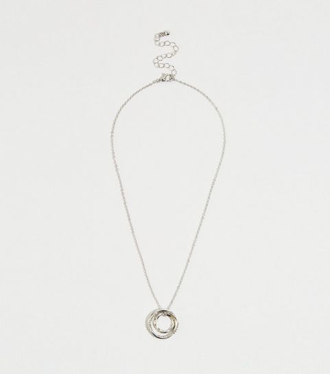 Silberfarbene Halskette mit rundem Strassanhänger