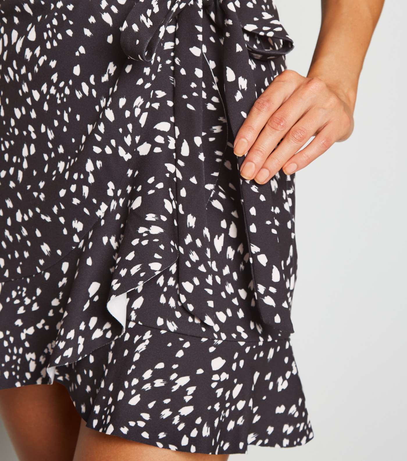 Black Spot Ruffle Trim Skirt Image 5