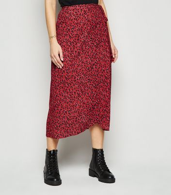 New look wrap midi skirt in red pattern best sale