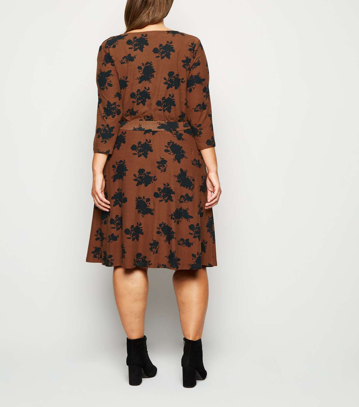Blue Vanilla Curves Brown Floral Ruched Dress Image 2