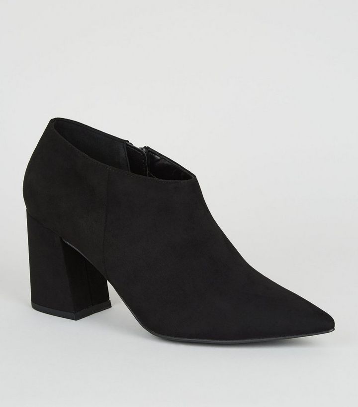 Black shoe boots