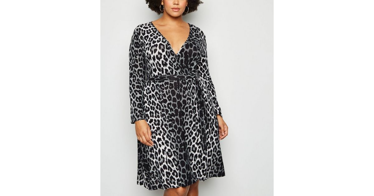 Mela Curves Light Grey Leopard Print Wrap Dress | New Look
