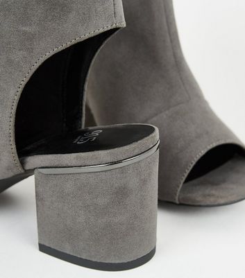 gray closed toe heels