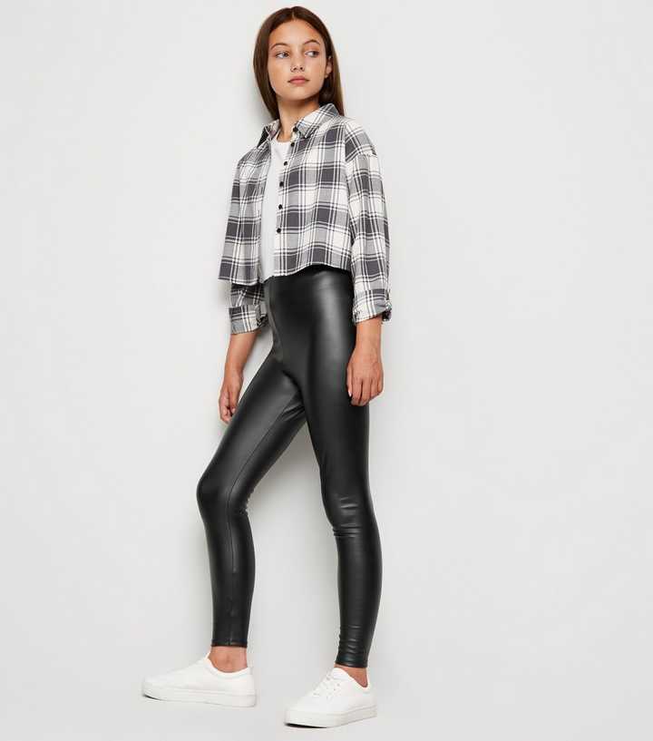 https://media3.newlookassets.com/i/newlook/639652401/girls/girls-clothing/girls-leggings/girls-black-coated-leather-look-leggings.jpg?strip=true&qlt=50&w=720