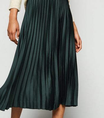 Green pleated satin midi skirt new look hotsell