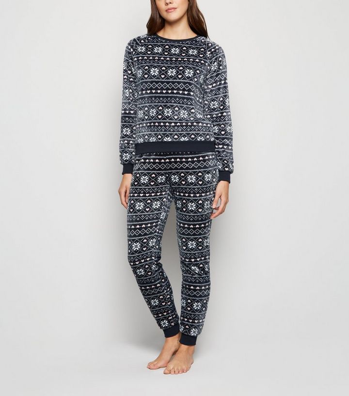 Get Cosy 6 Pairs Of Jammies That Would Be Perfect For Christmas Eve Her Ie