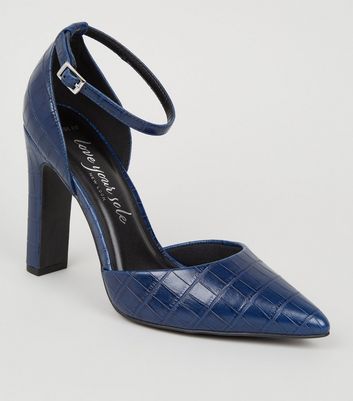 navy court shoes wide fit