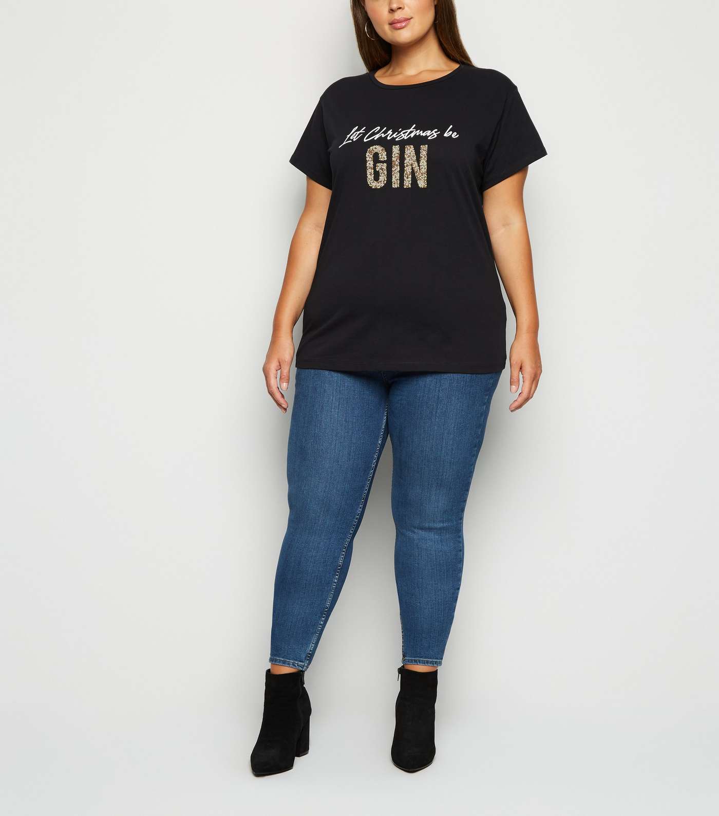 Curves Black Let Christmas Be Gin T-Shirt Image 2