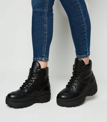 Black Chunky Flatform Lace-Up Boots 