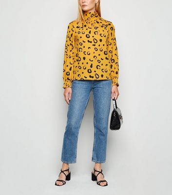 yellow leopard print top