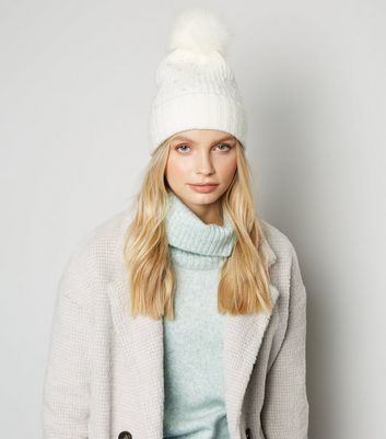 cream bobble beanie