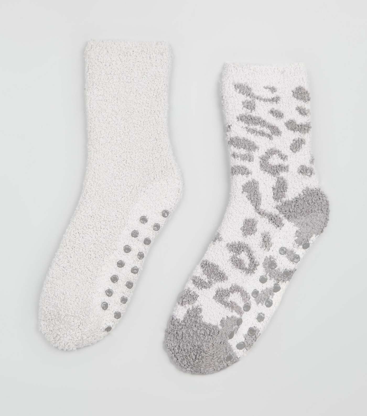 Girls 2 Pack Grey Fluffy Leopard Print Socks
