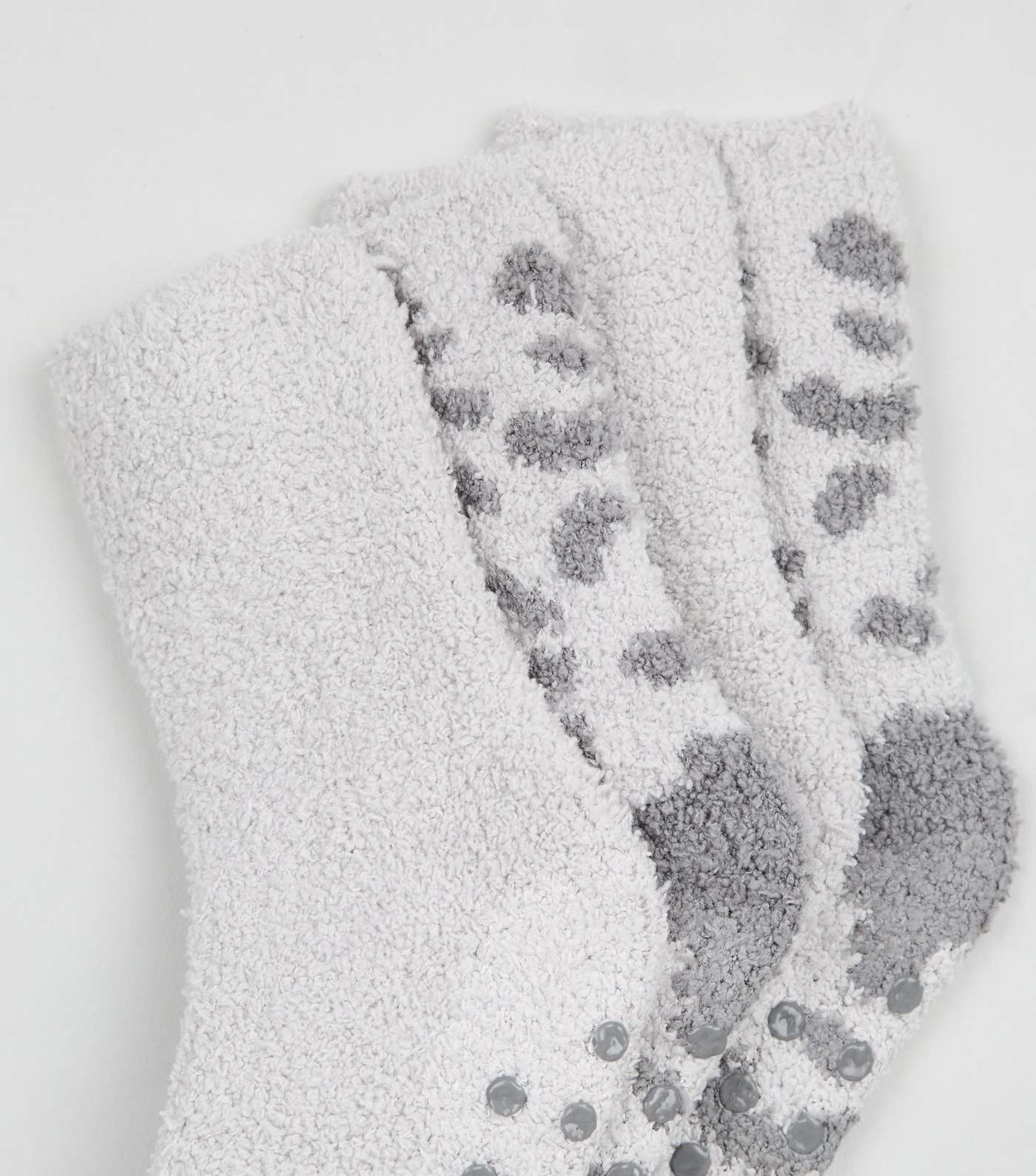 Girls 2 Pack Grey Fluffy Leopard Print Socks Image 3