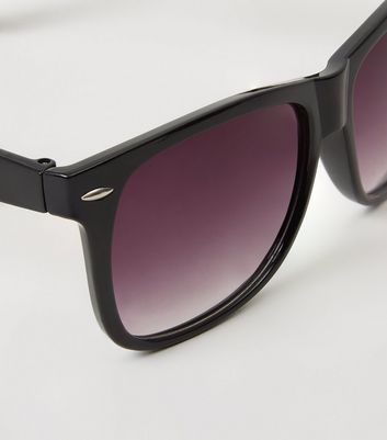 dark tinted sunglasses