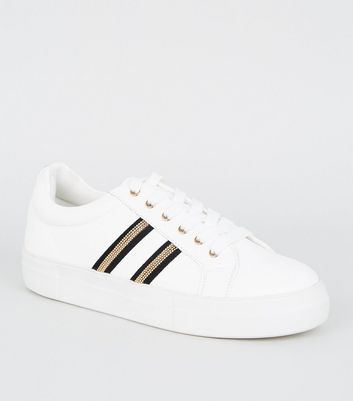 black trainers white stripe