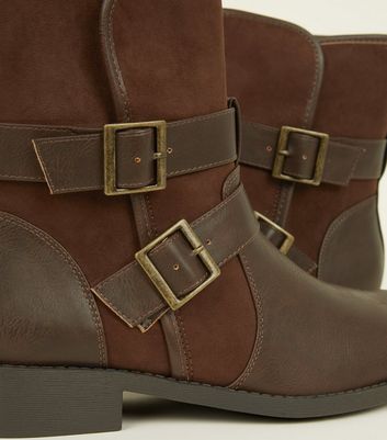 chelsea boots with lace