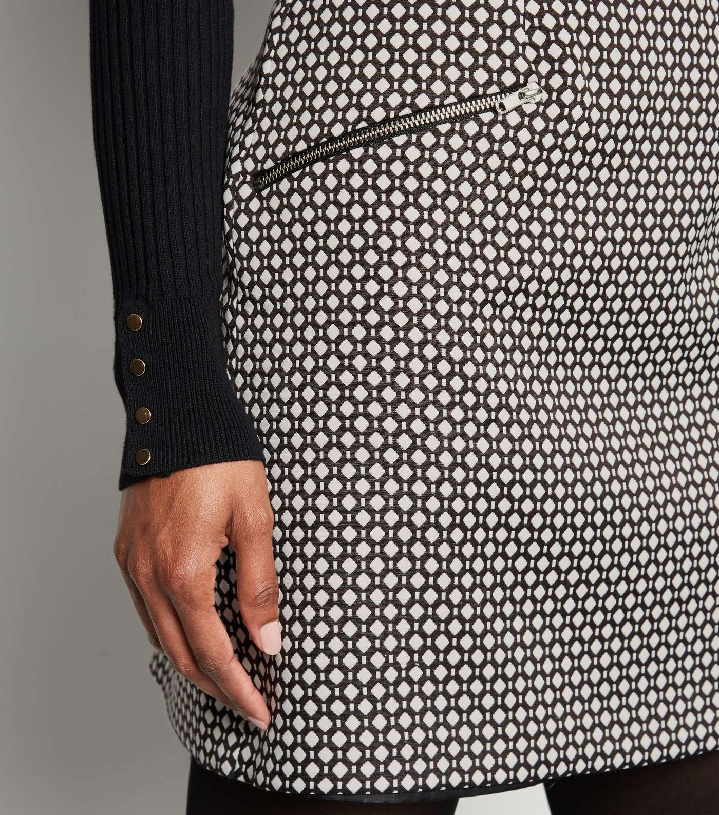Black Geometric Zip Side Mini Skirt Image 5