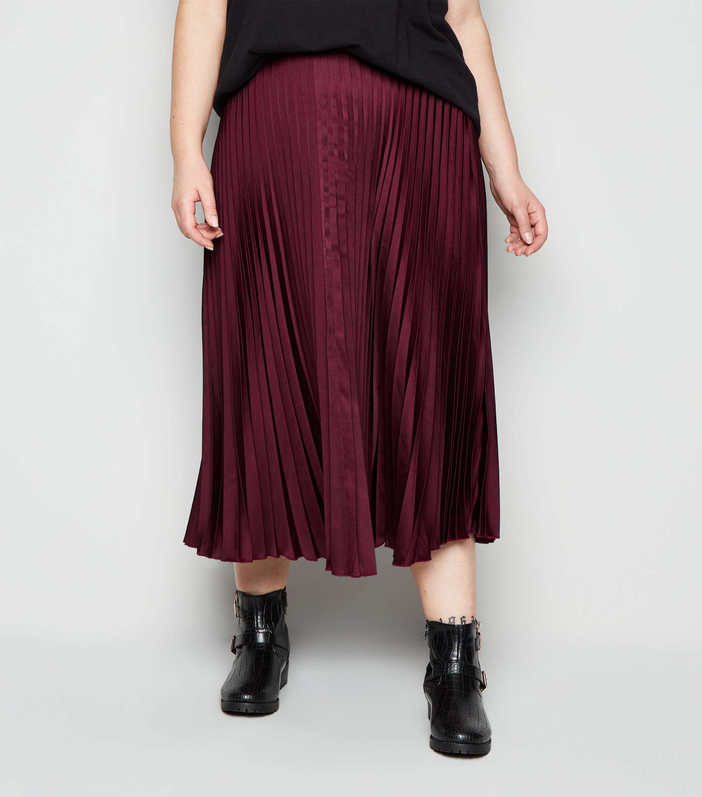 Curves Plum Pleated Midi Skirt Image 2