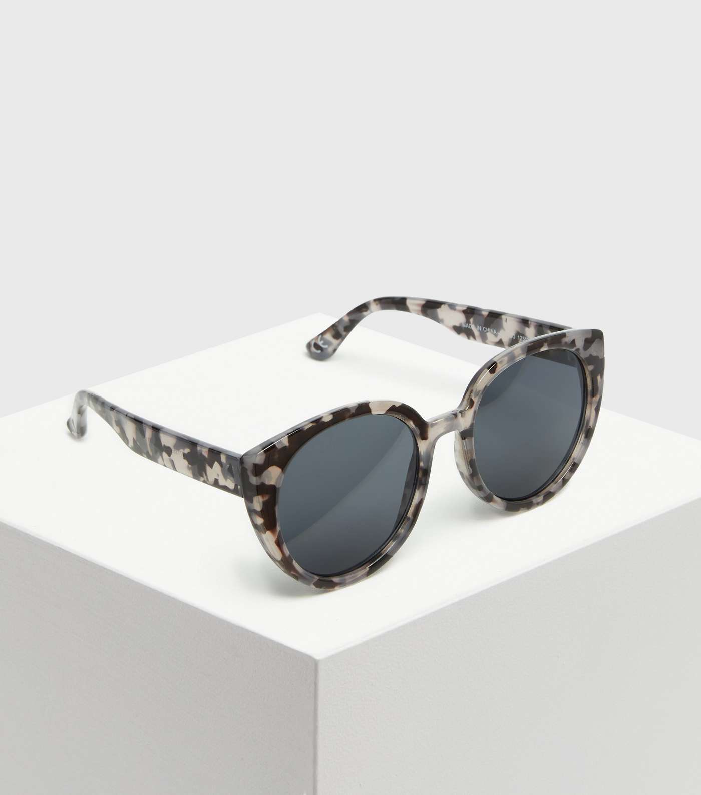 Black Resin Oversized Round Sunglasses