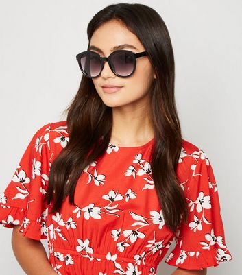 Image of Black Round Sunglasses New Look