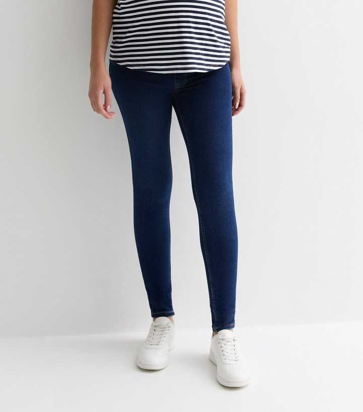 https://media3.newlookassets.com/i/newlook/647413242M2/womens/clothing/jeans/maternity-indigo-lift-shape-under-bump-emilee-jeggings.jpg?strip=true&qlt=50&w=720