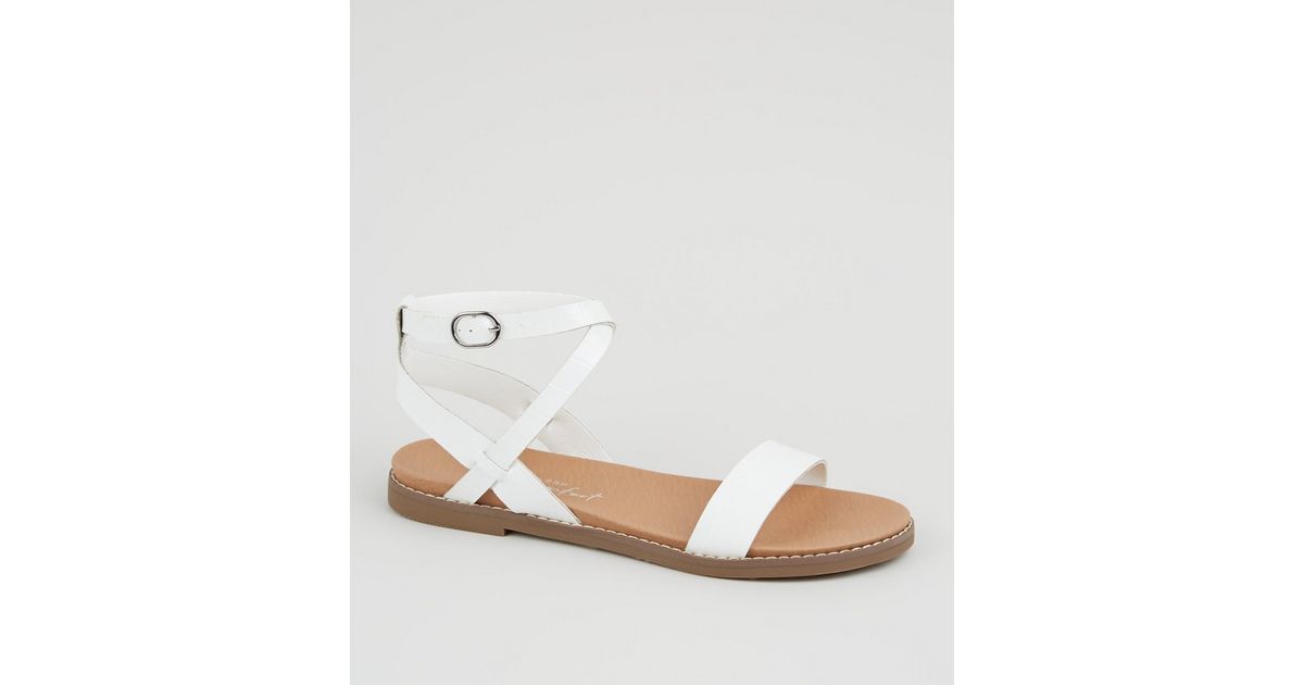 White Leather Look Cross Strap Footbed Sandals New Look 8260