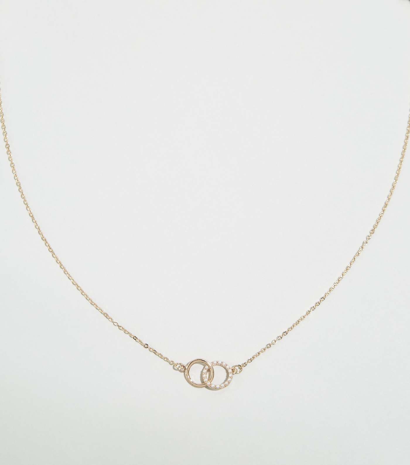 Gold Faux Pearl Circle Pendant Necklace