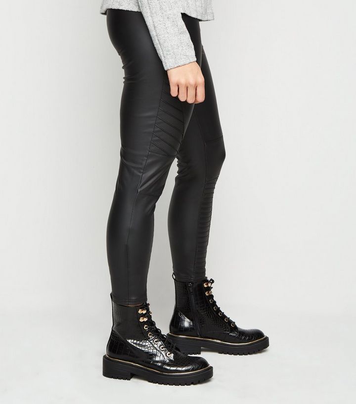 Petite Schwarze Beschichtete Biker Leggings In Leder Optik New Look