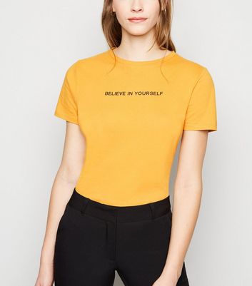 mustard t shirt outfit