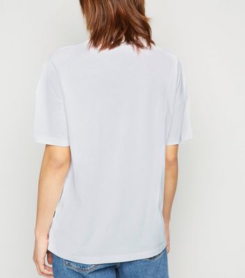 80s white shirt and jeans