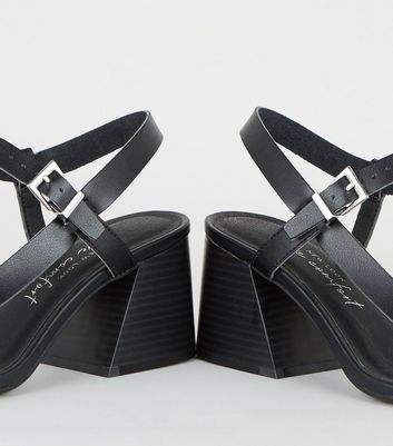 Loriblu Leder Sandale in Schwarz Damen Schuhe Absätze Sandalen mit Keilabsatz 