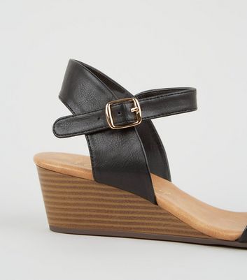 Wood on sale wedge sandals