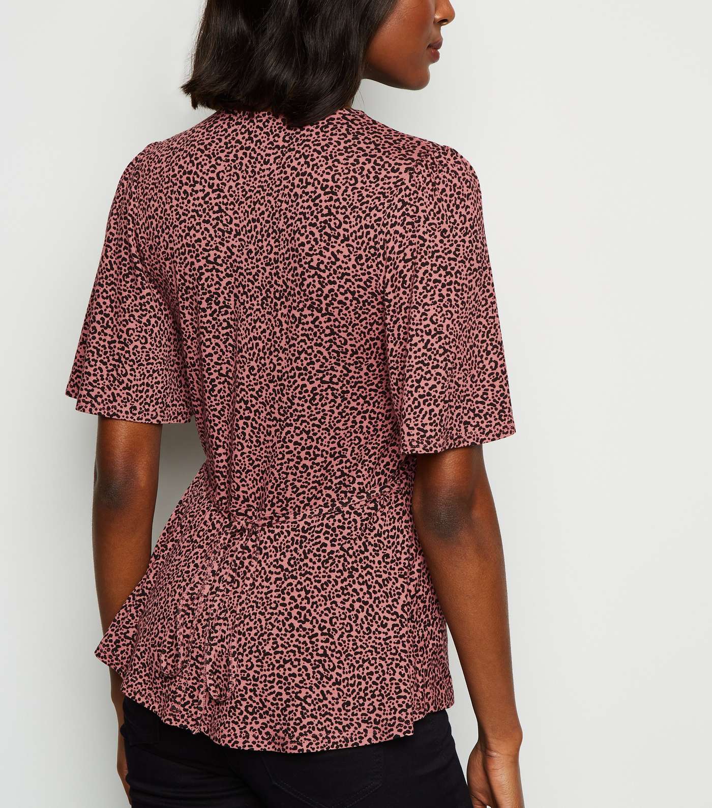 Pink Leopard Print Tie Back T-Shirt Image 3