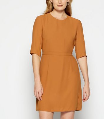 robe couleur moutarde