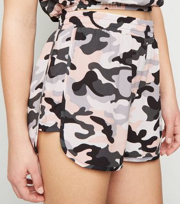 girls camo shorts