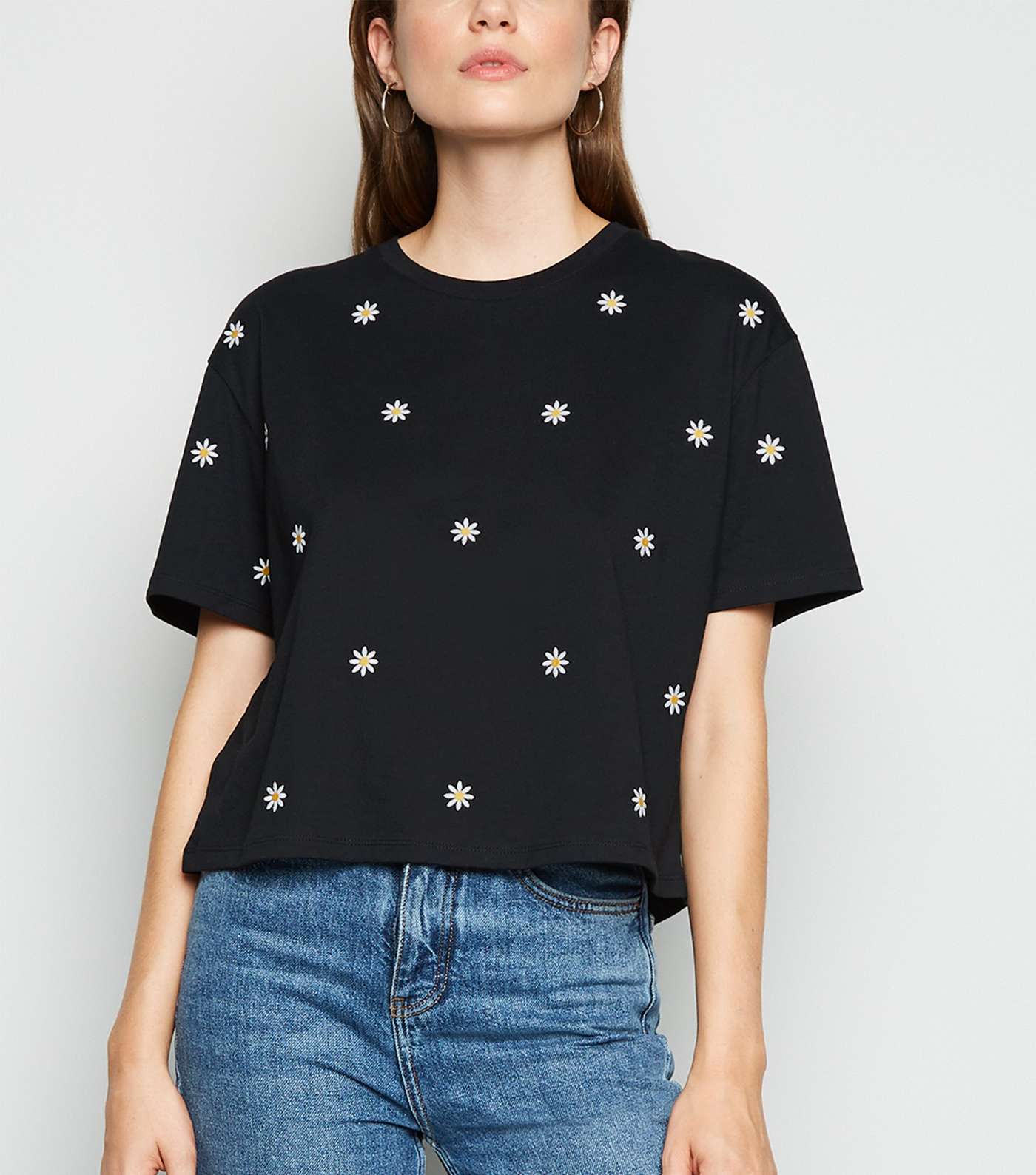 Black Daisy Embroidered Boxy T-Shirt
