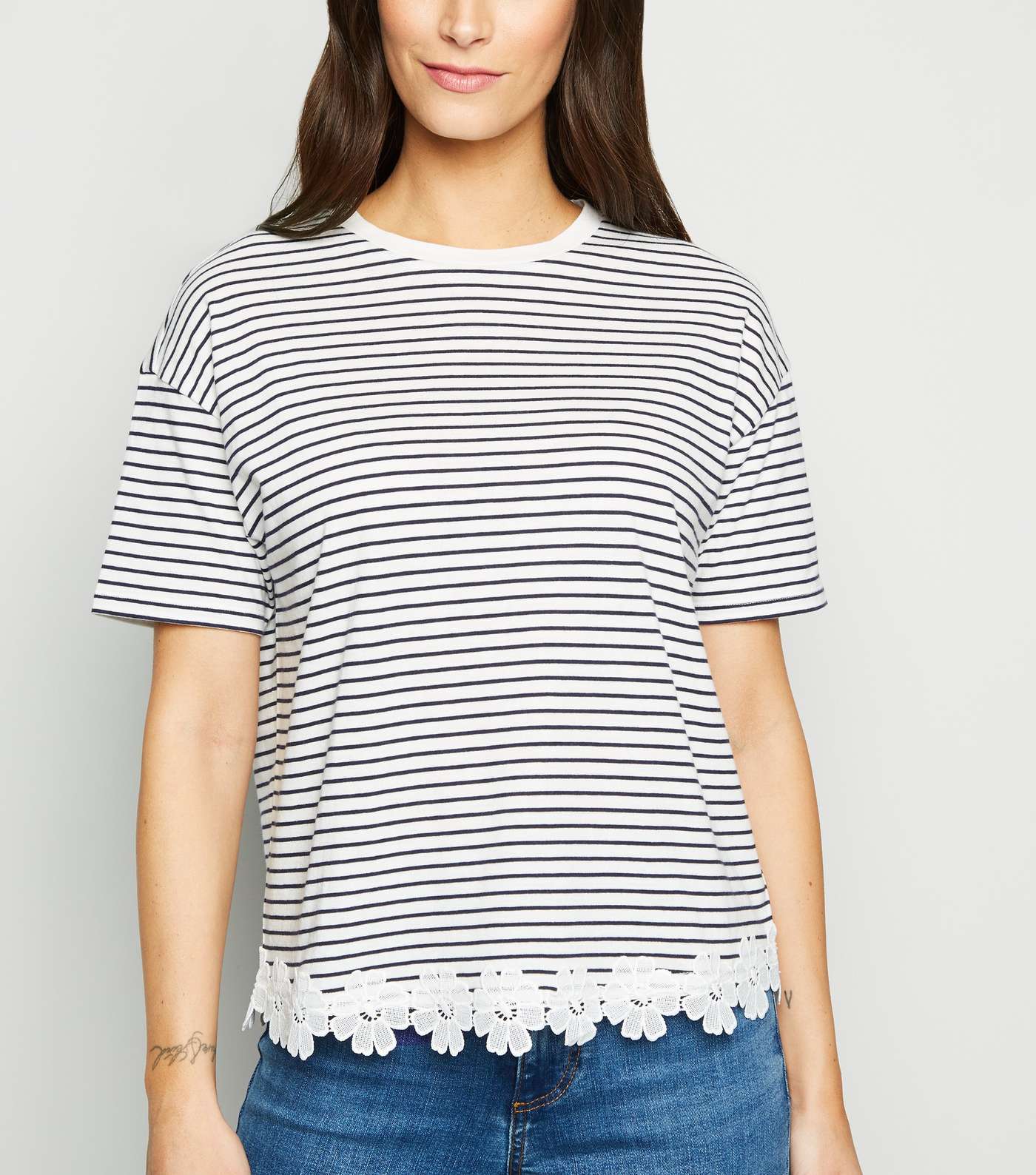 White Stripe Floral Crochet Trim T-Shirt 