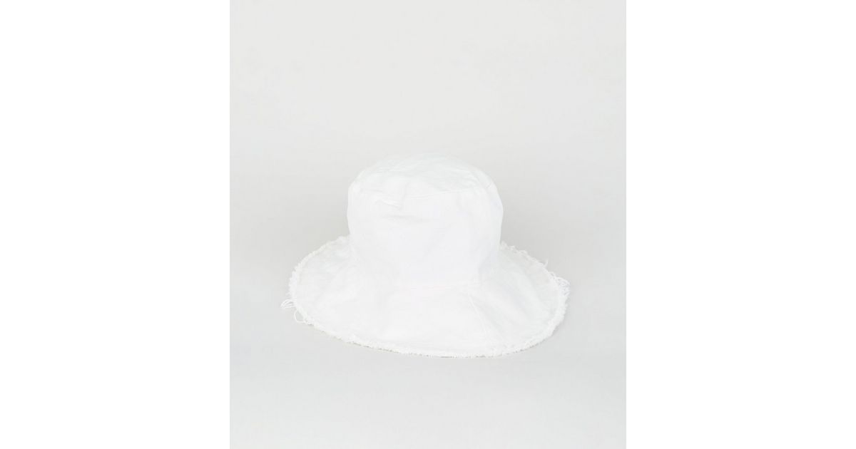White Frayed Bucket Hat New Look
