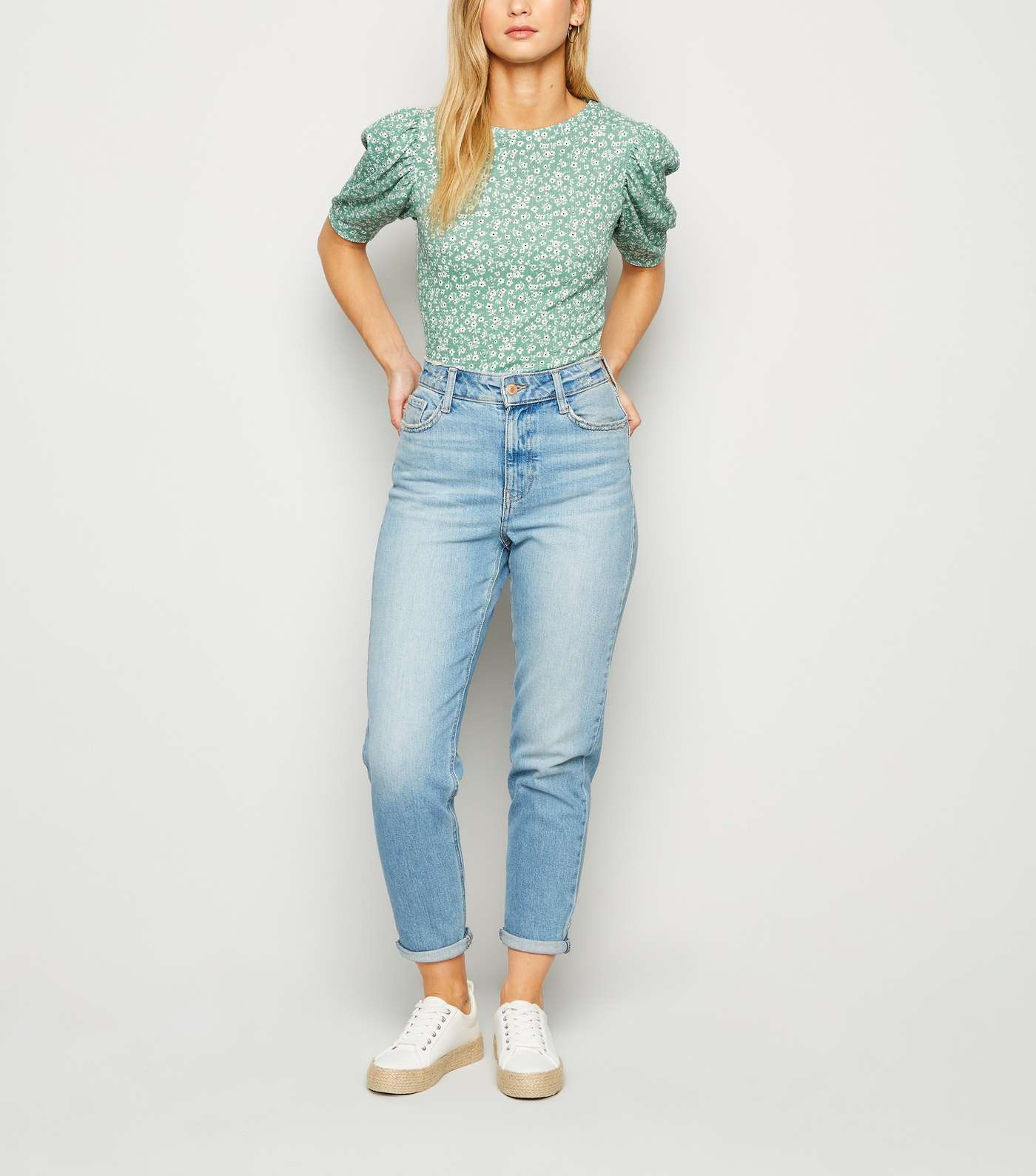 Green Floral Textured Puff Sleeve Top Image 2