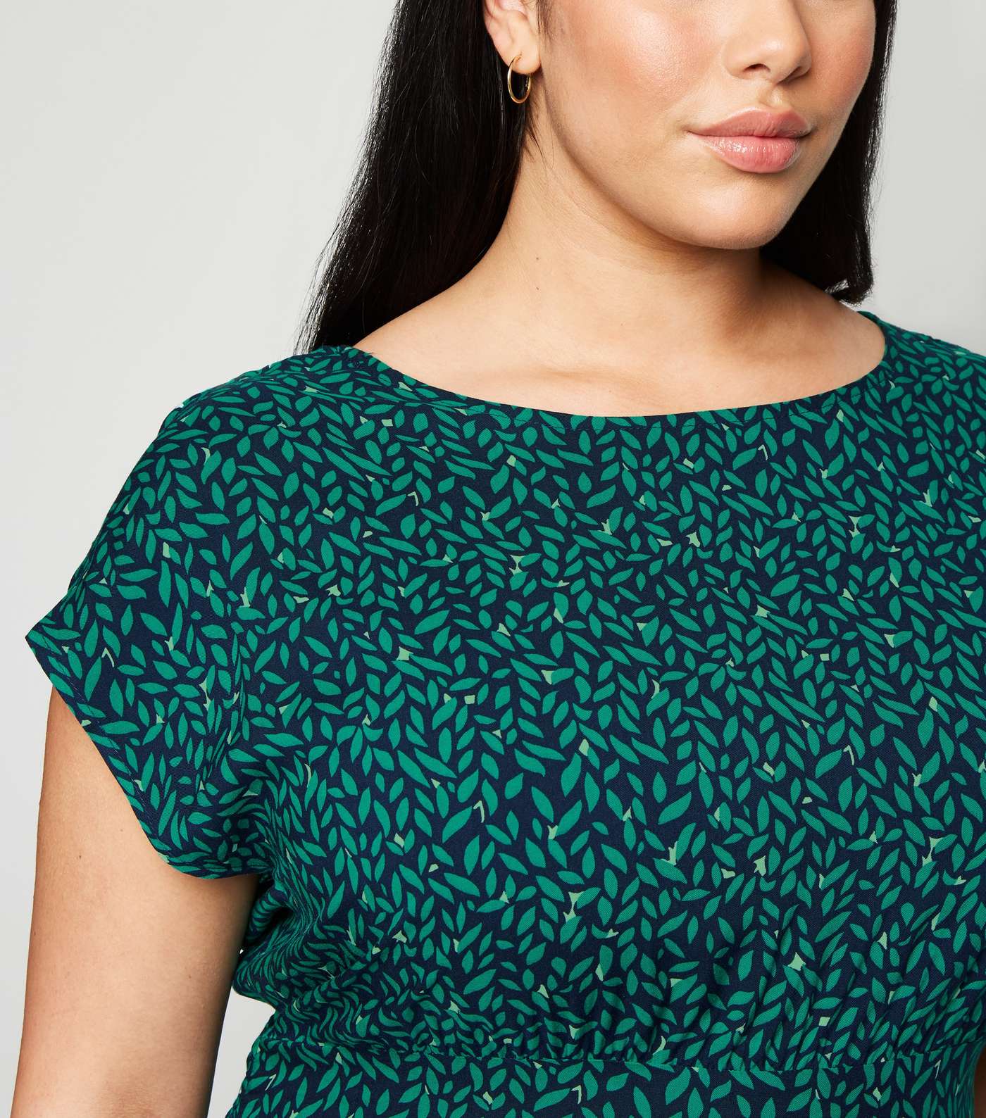 Apricot Curves Green Leaf Print Midi Dress Image 2