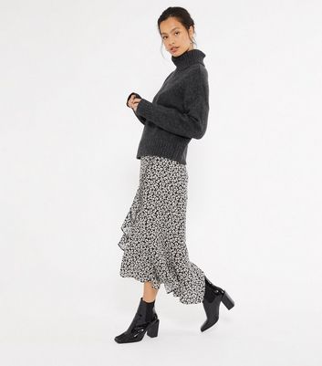 Black ruffle hotsell skirt new look