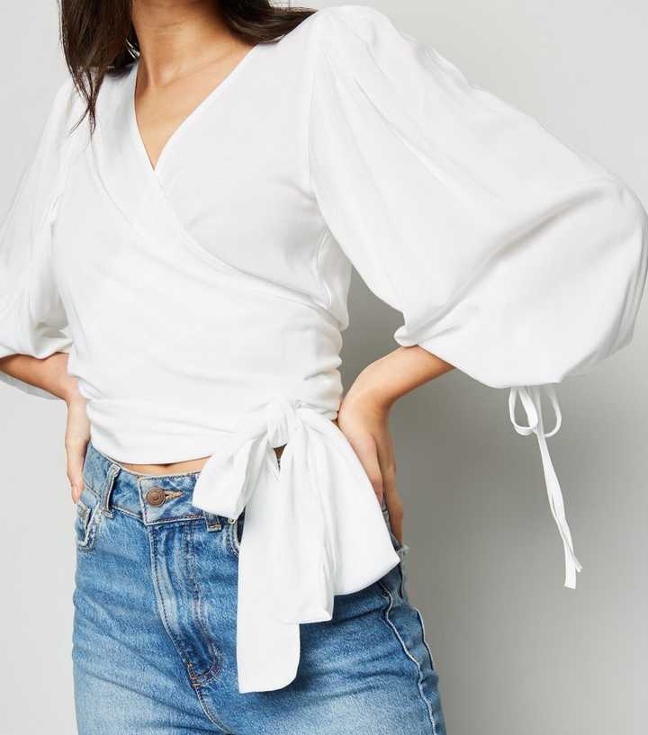 NA-KD – Weiße Bluse in Look New Puffärmeln mit | Wickeloptik
