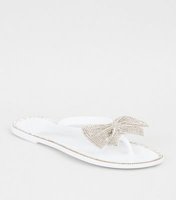 White jelly hot sale flip flops